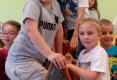 100